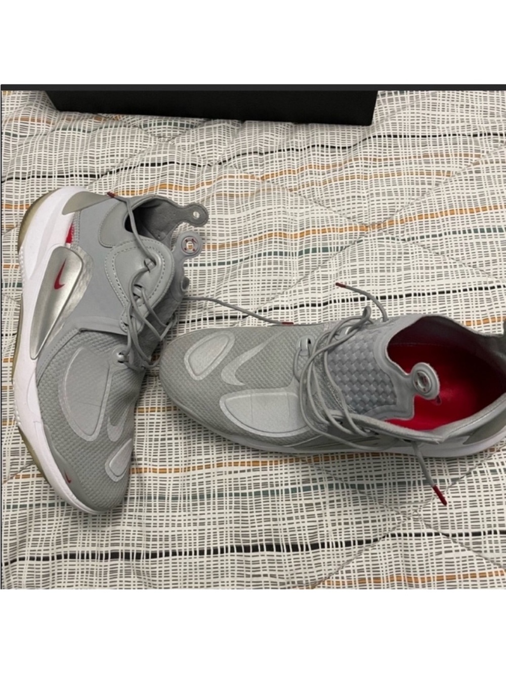 Nike Men's Gray Athletic Sneakers with Red Lining
